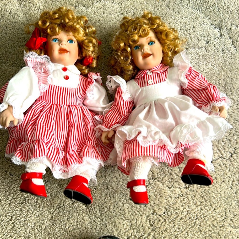 Heritage Signature, Collectible Candy Cane Twin Dolls  “Merry & Carol” 2 dolls
